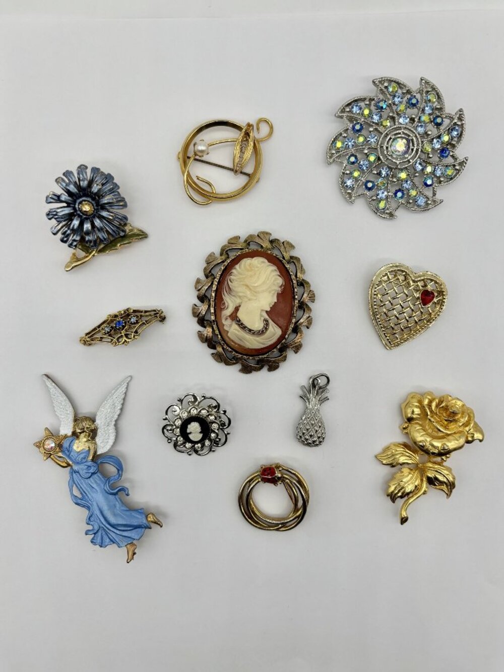 Lot of 9 Brooches and 2 Pendants 11 Pieces Total Gold-Tone Silver-Tone, Unsigned